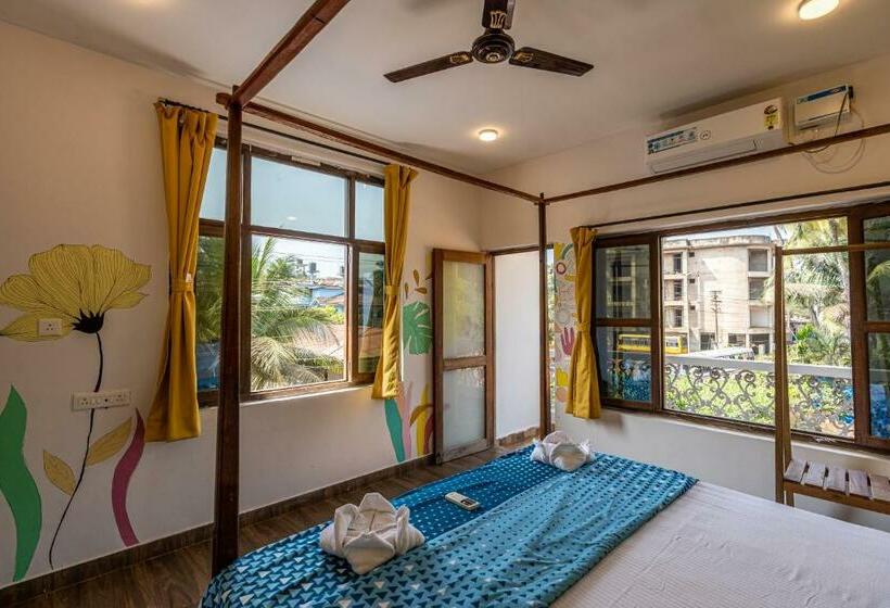 Herberge Urban Nomads Morjim Colive And Cowork