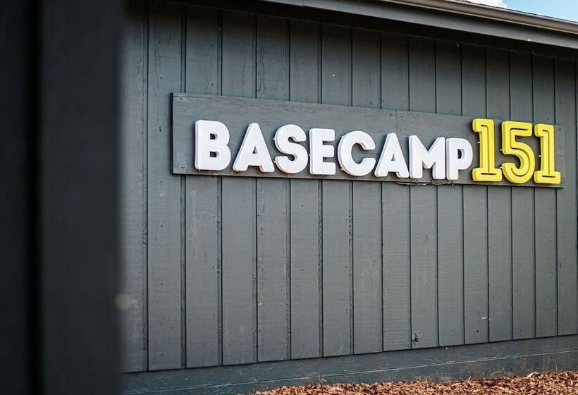 モーテル Basecamp151