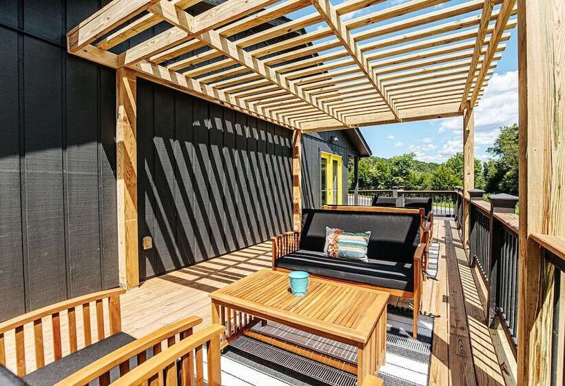 モーテル Basecamp151