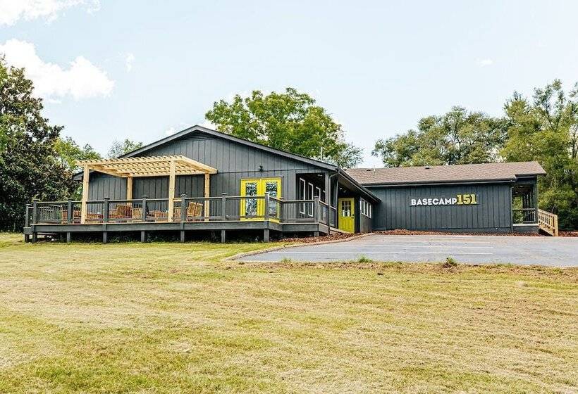 モーテル Basecamp151