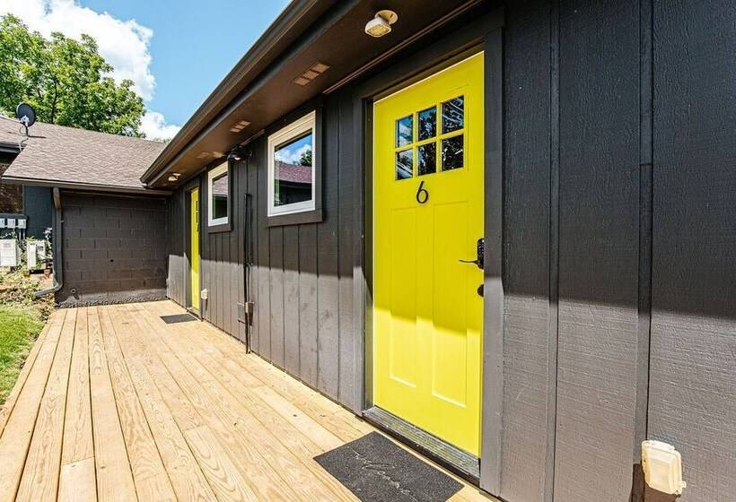 モーテル Basecamp151