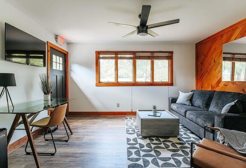 モーテル Basecamp151