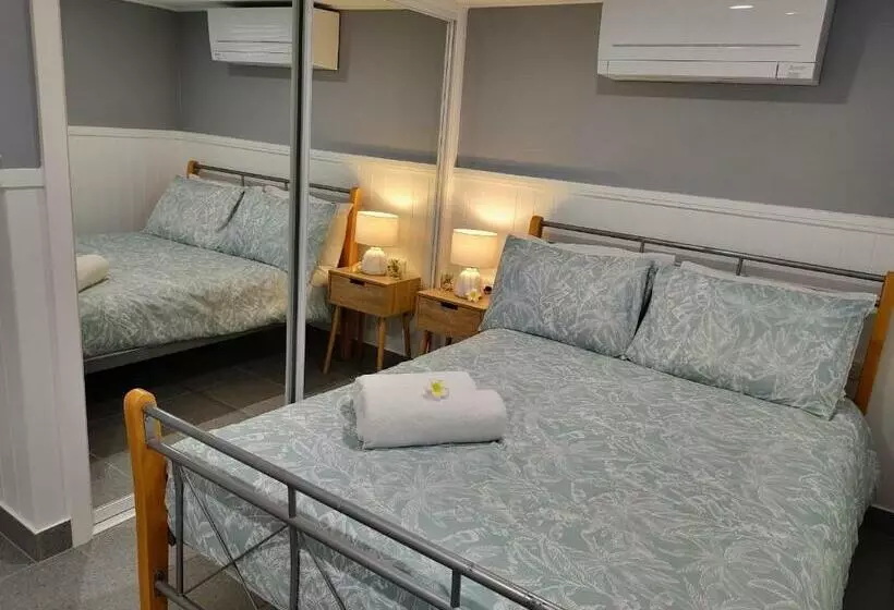 پانسیون Superior Private Bedroom & Ensuite City & Strand Beach Location
