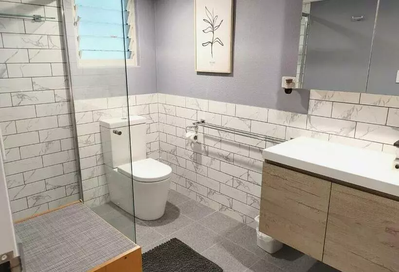 پانسیون Superior Private Bedroom & Ensuite City & Strand Beach Location