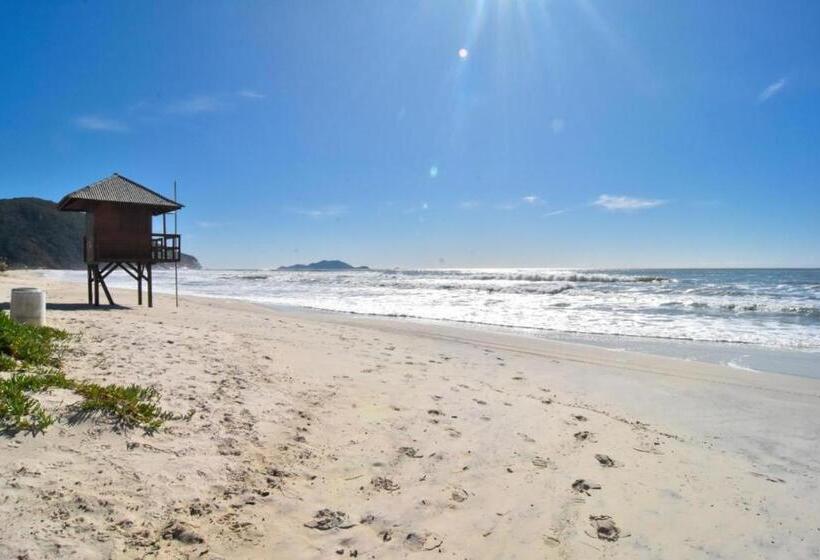 בית מלון כפרי Praia Brava Studios