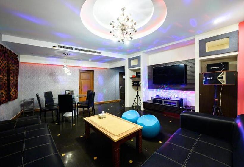 בית מלון כפרי Ruen Rattana Resort