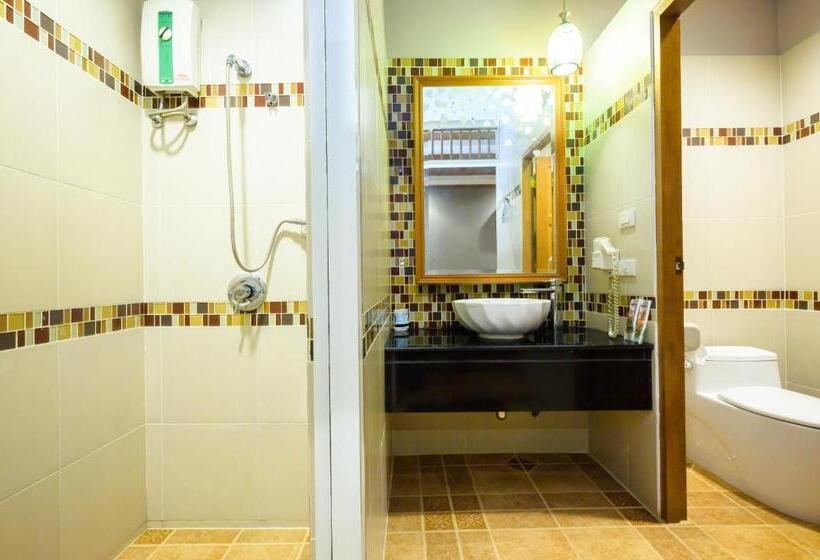 בית מלון כפרי Ruen Rattana Resort