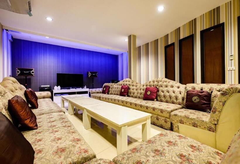 בית מלון כפרי Ruen Rattana Resort