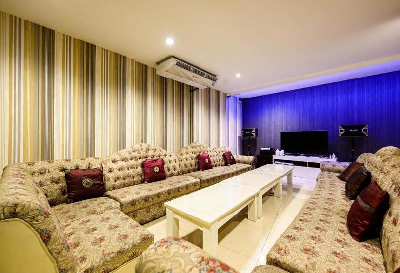 בית מלון כפרי Ruen Rattana Resort