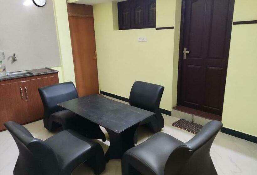 호텔 Sri Sai Farm House