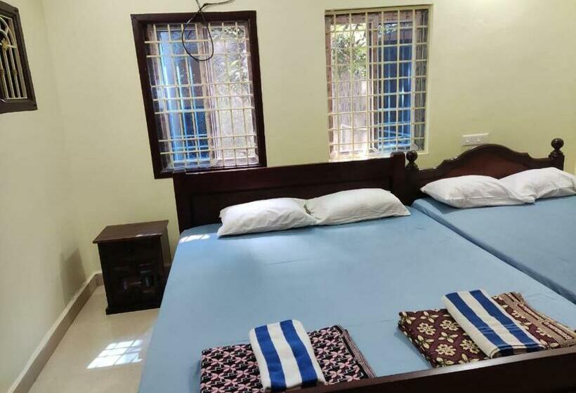 호텔 Sri Sai Farm House