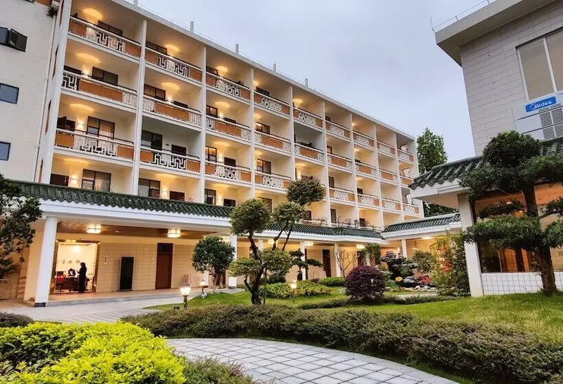 Hotelli White Swan Guest House