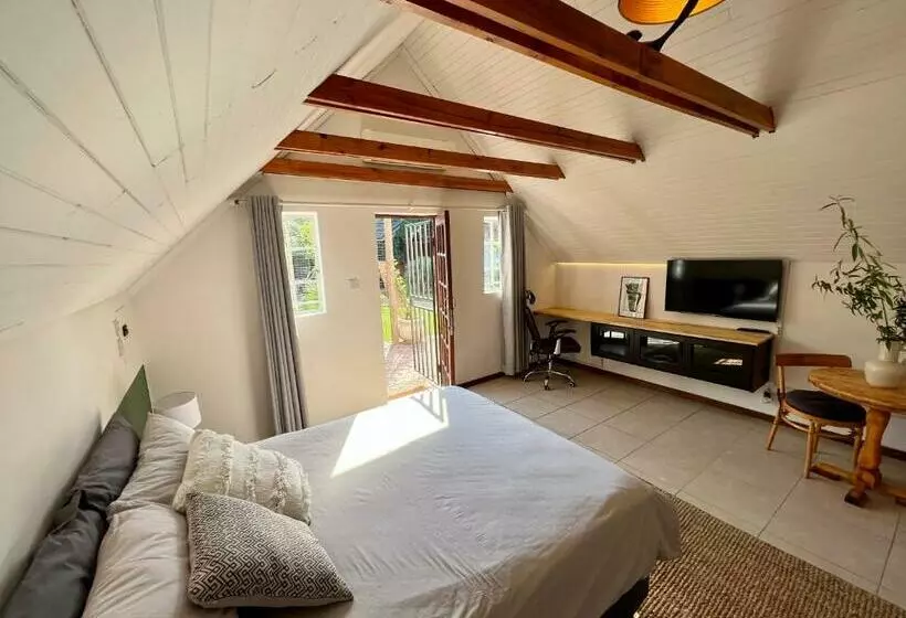 پانسیون Cosy City Cottage