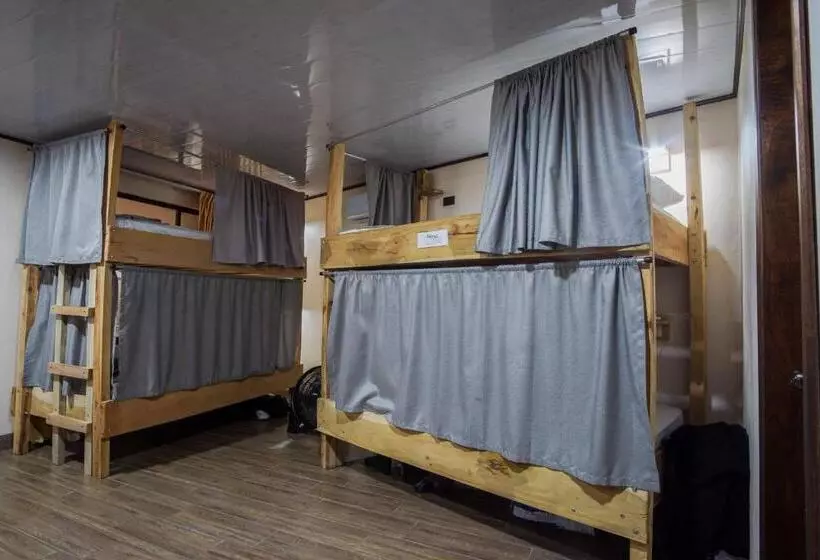 Argdivan Hostel