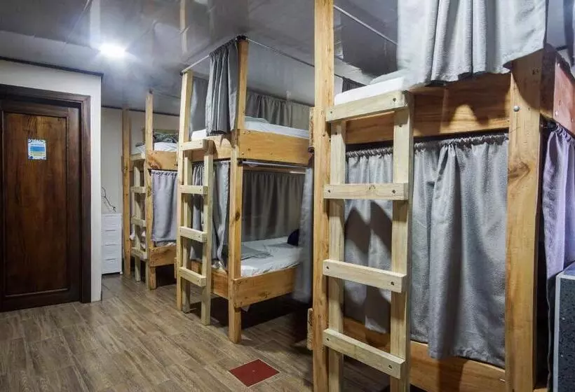 Argdivan Hostel