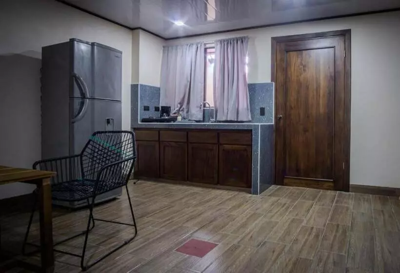Argdivan Hostel