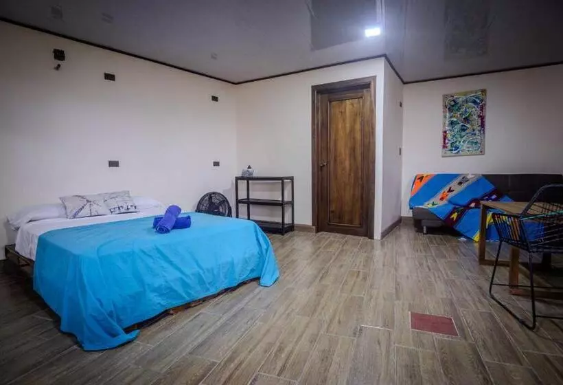 Argdivan Hostel
