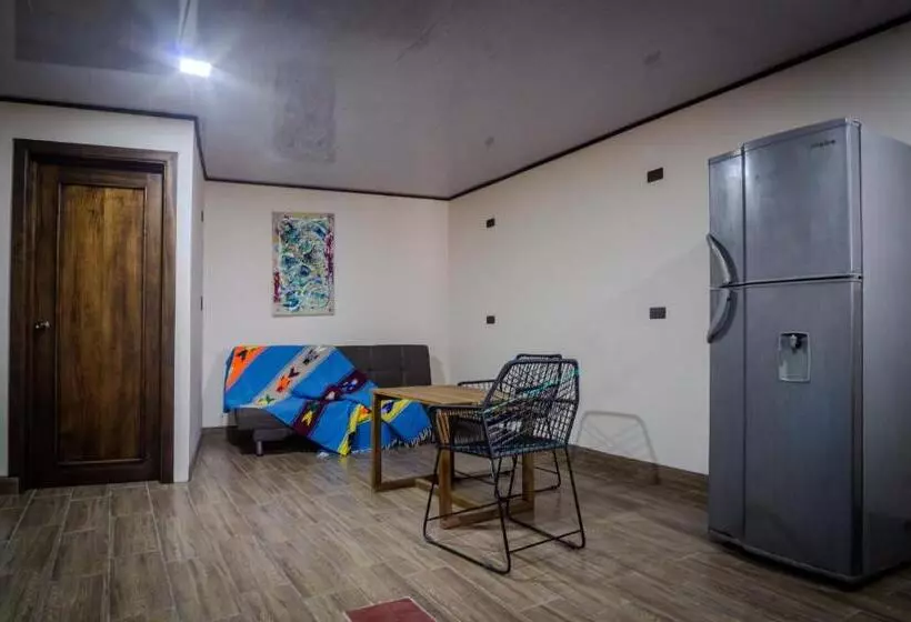 Argdivan Hostel