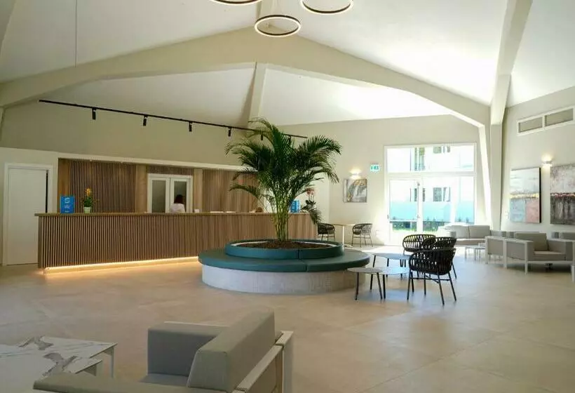 ホテル Eleamare Resort