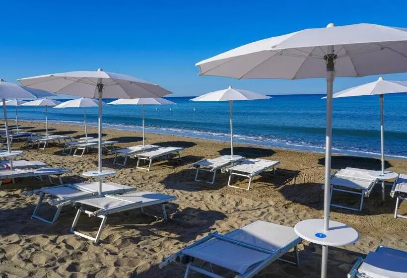 ホテル Eleamare Resort