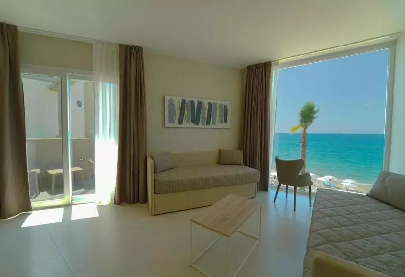 ホテル Eleamare Resort