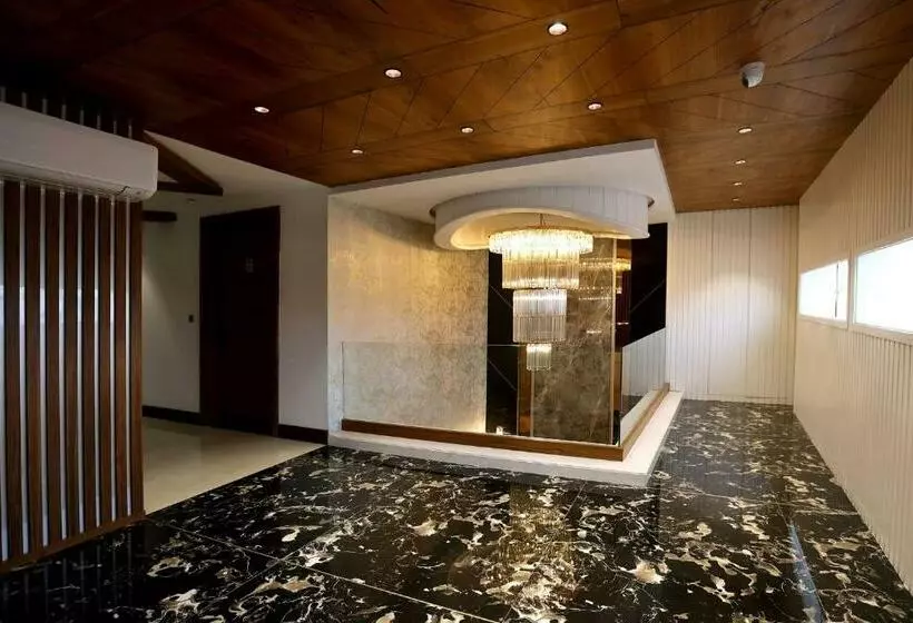 Hotelli Royal Lalit Grand