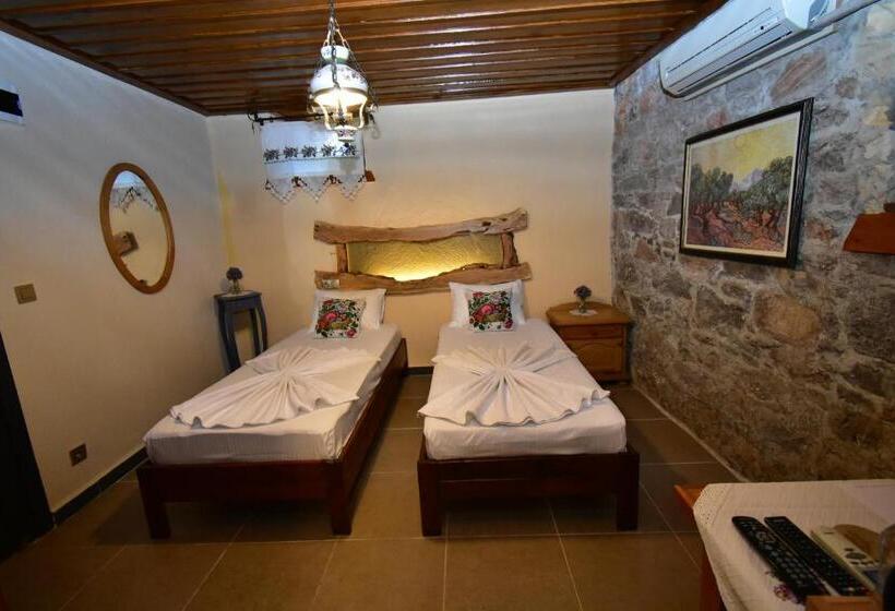 פנסיון Olivia1845 Guest House Ayvalık