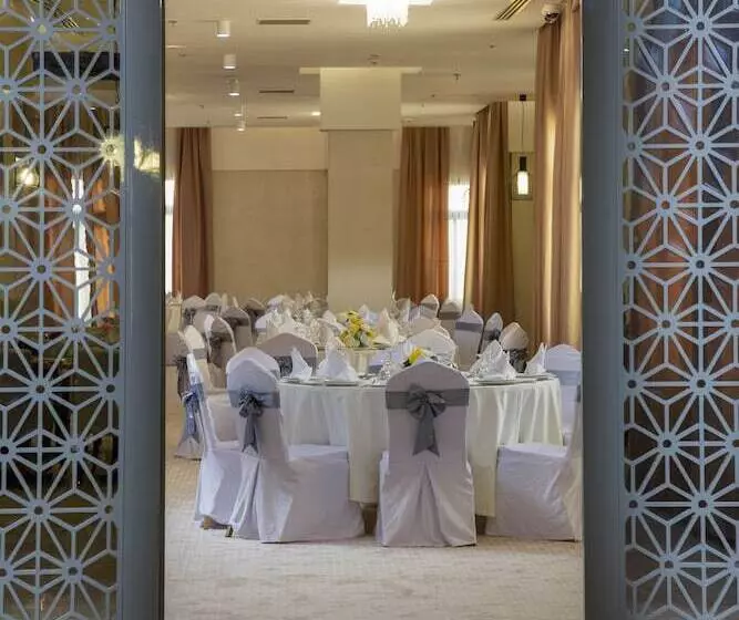 هتل Retaj Inn Al Wakrah