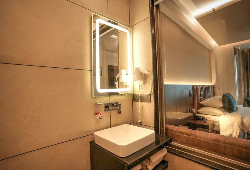 Hotel Rj Managed By Ahg