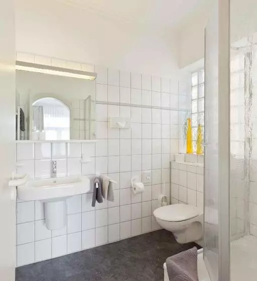 Hotelli Strandvilla An Der Kaiserwiese