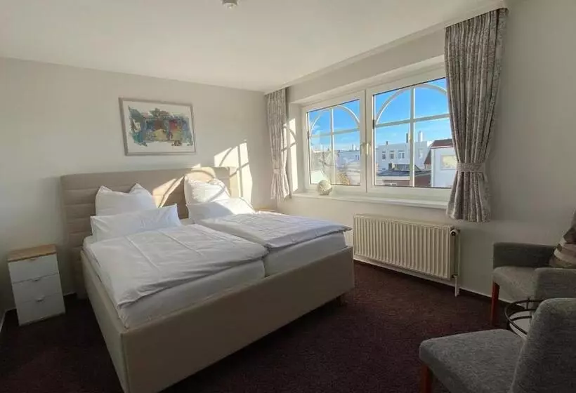 Hotelli Strandvilla An Der Kaiserwiese