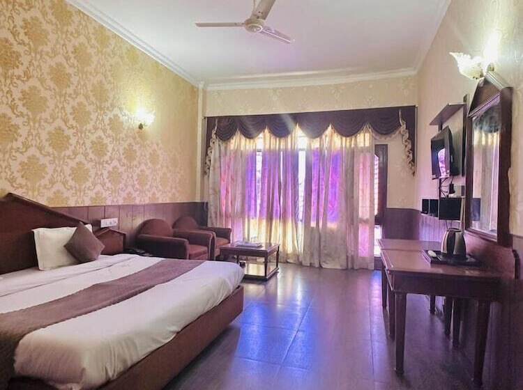 Отель The Morni Resort