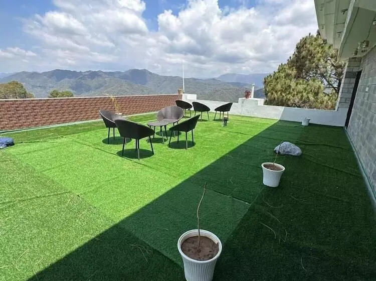 ホテル The Morni Resort