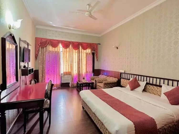 ホテル The Morni Resort