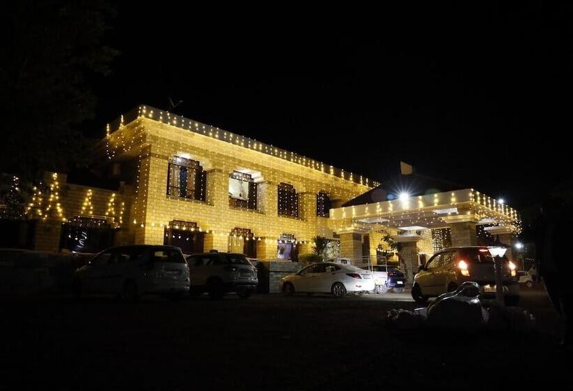 Отель The Morni Resort