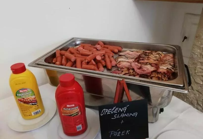 Majatalo Penzion U Skály