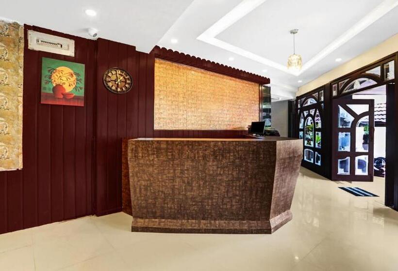 Itsy Hotels Regalia Grand, 500 Mtrs From Madikeri Fort