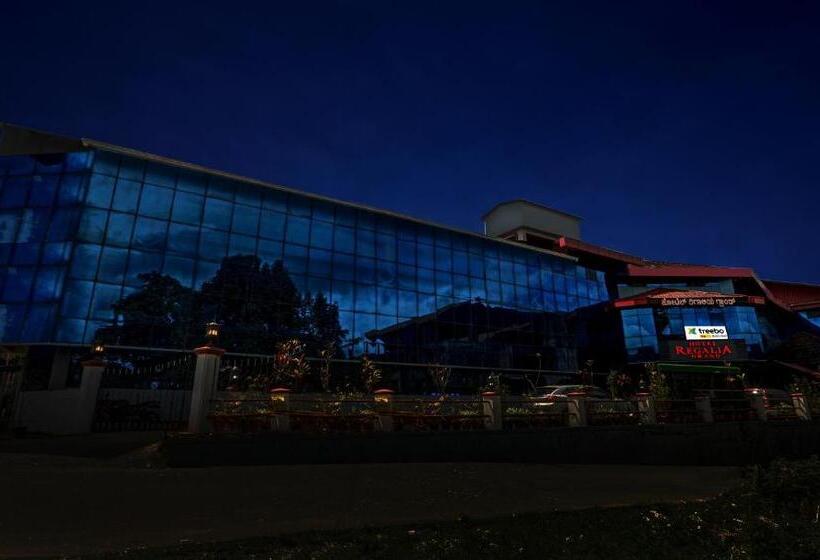 Itsy Hotels Regalia Grand, 500 Mtrs From Madikeri Fort