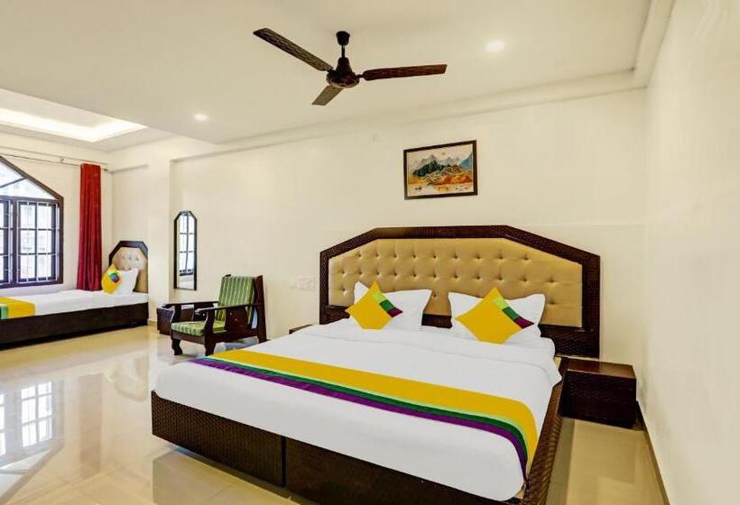 Itsy Hotels Regalia Grand, 500 Mtrs From Madikeri Fort