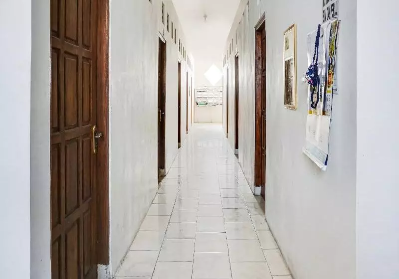 Hotelli Spot On 91735 Griya Cendekia Syariah