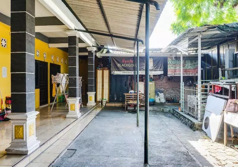 Hotelli Spot On 91735 Griya Cendekia Syariah