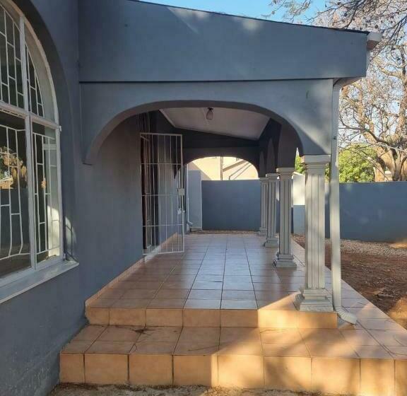 פנסיון Wallaces Place