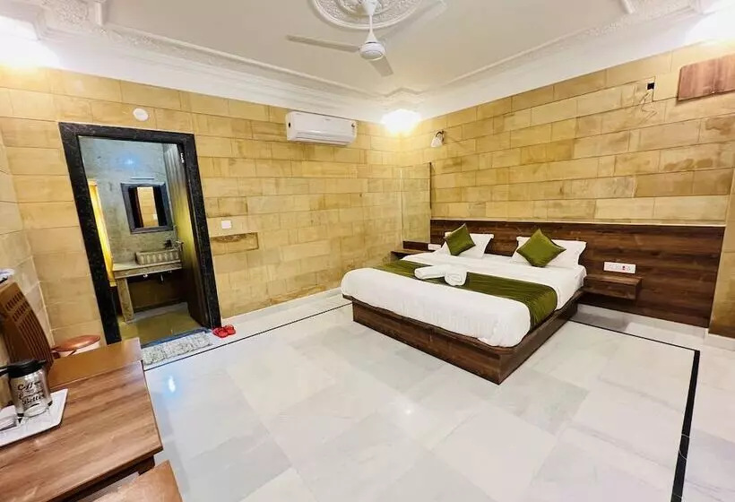 هتل Garh Villa
