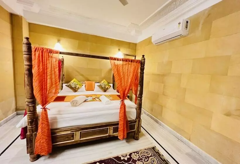 هتل Garh Villa