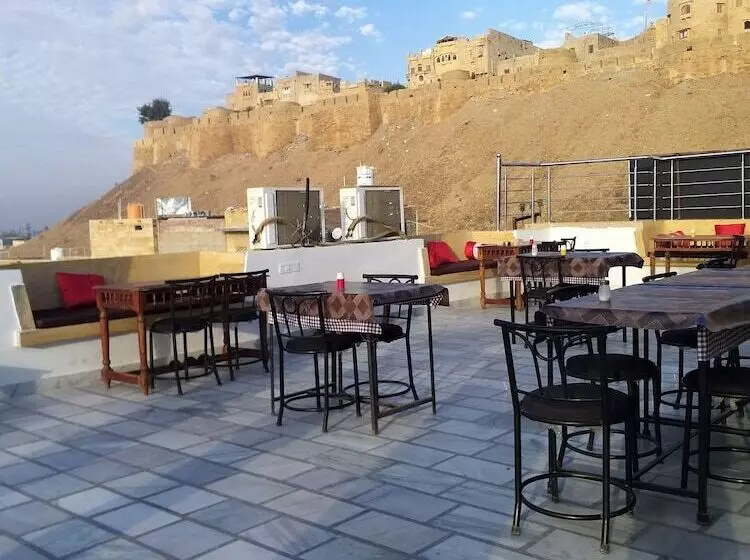 هتل Garh Villa