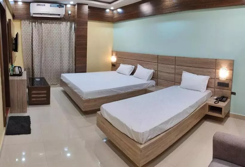 Staymaker Hotel Bhagwan Only Indian Citizens Allowed
