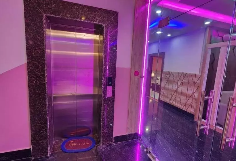Staymaker Hotel Bhagwan Only Indian Citizens Allowed