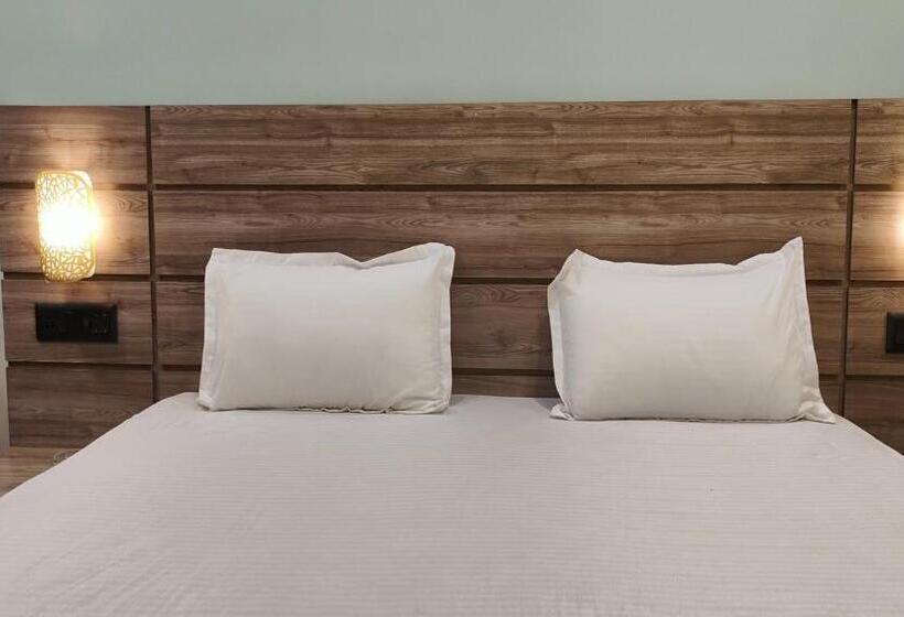 Staymaker Hotel Bhagwan   Only Indian Citizens Allowed