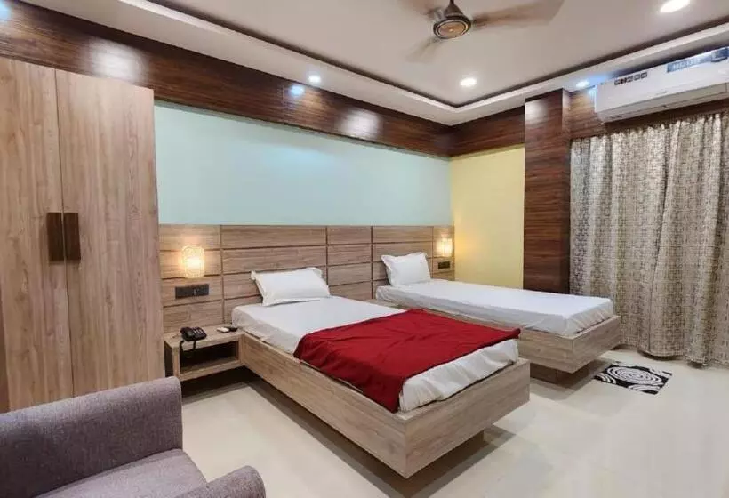 Staymaker Hotel Bhagwan Only Indian Citizens Allowed
