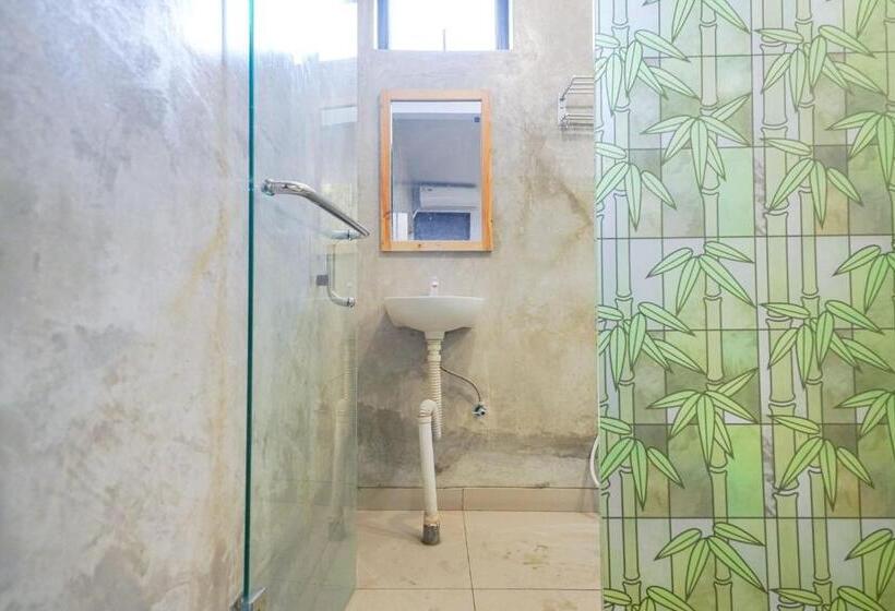 Urbanview Hotel Syariah De Umbrella Ciputat